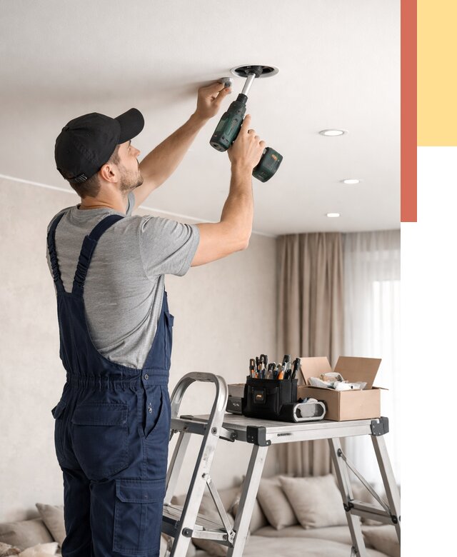 Установка и монтаж точечных светильников в натяжной потолок в Подольске от 1875 руб. | ОТДЕЛОЧНИК-Пдл