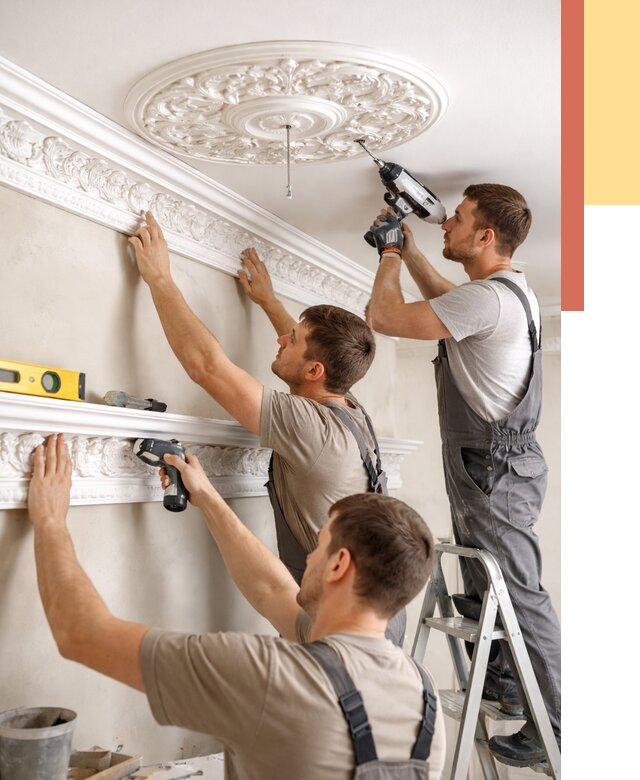 Монтаж лепнины на потолок в Подольске от 3334 руб. быстро и недорого | ОТДЕЛОЧНИК-Пдл